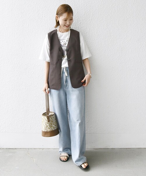 SHIPS(シップス)の「〈防シワ加工〉チノ ウール ボタン ジレ(ベスト・レディース・ブラウン/ブラック・ONE SIZE)」の14枚目の写真