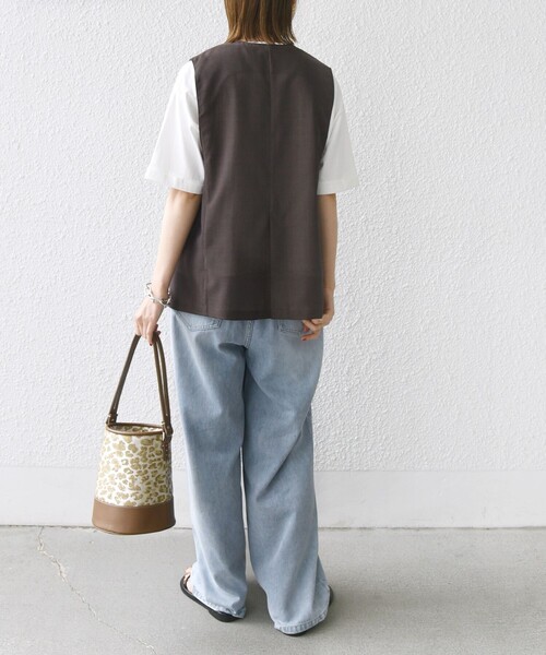 SHIPS(シップス)の「〈防シワ加工〉チノ ウール ボタン ジレ(ベスト・レディース・ブラウン/ブラック・ONE SIZE)」の15枚目の写真