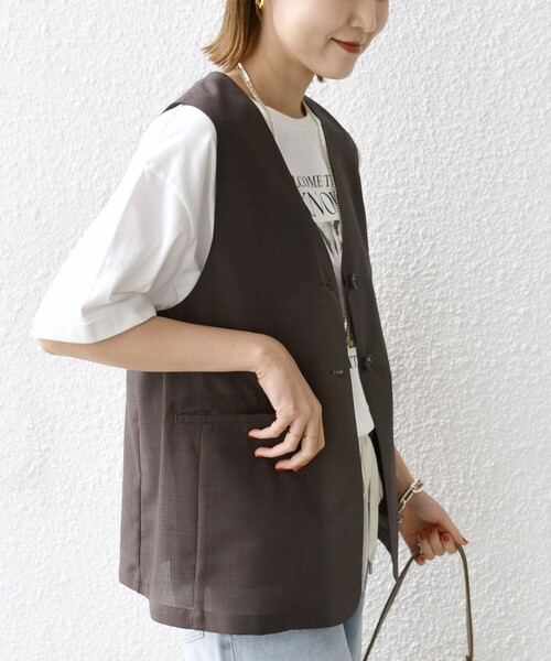 SHIPS(シップス)の「〈防シワ加工〉チノ ウール ボタン ジレ(ベスト・レディース・ブラウン/ブラック・ONE SIZE)」の21枚目の写真
