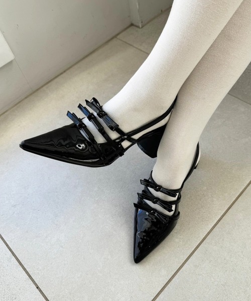 one after another NICE CLAUP（ワンアフターアナザーナイスクラップ）の「リボン付きポインテッドストラップシューズ（パンプス・レディース・アイボリー/ブラック/レオパード・S/M/L）」の5枚目の写真