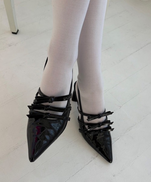 one after another NICE CLAUP（ワンアフターアナザーナイスクラップ）の「リボン付きポインテッドストラップシューズ（パンプス・レディース・アイボリー/ブラック/レオパード・S/M/L）」の6枚目の写真