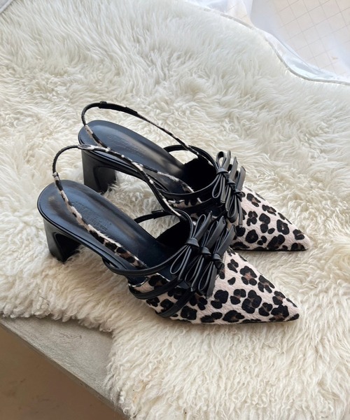 one after another NICE CLAUP（ワンアフターアナザーナイスクラップ）の「リボン付きポインテッドストラップシューズ（パンプス・レディース・アイボリー/ブラック/レオパード・S/M/L）」の11枚目の写真