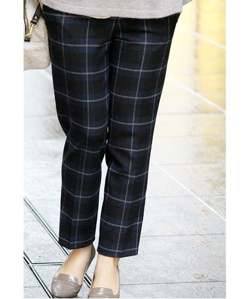 La TOTALITE（ラトータリテ）の「ツイカチェックセンタープレスパンツ◆（その他パンツ・レディース・ブラック/チャコールグレー・36/38）」の2枚目の写真