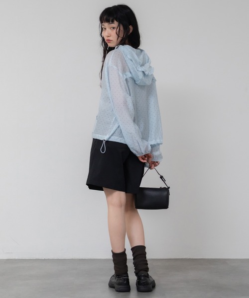 HEILIS(ヘイリス)の「フード付きドットシアートップス/ドット 水玉シアー ブラック ホワイト フリル ファスナー 冷房対策 羽織 UV対策 紫外線対策 アウター ジャケット ブルゾン トップス シティガール ガーリー 韓国 カジュアル 夏服 春服 秋服(パーカー・レディース・ブルー/ホワイト・FREE)」の21枚目の写真
