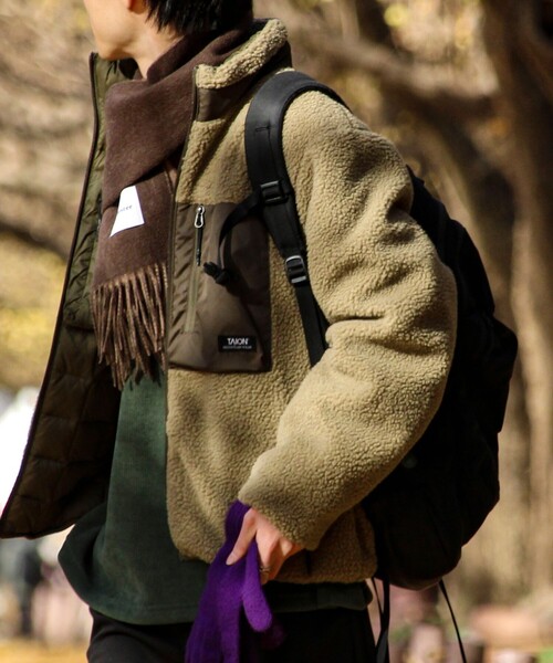 TAION(タイオン)の「【2WAYで着回せる】【UNISEX】GLOSTER配色別注 TAIONボア×ダウンブルゾン(ダウンジャケット/コート・メンズ・ブラック/ダークベージュ/アイボリー・XL/L/M)」の3枚目の写真