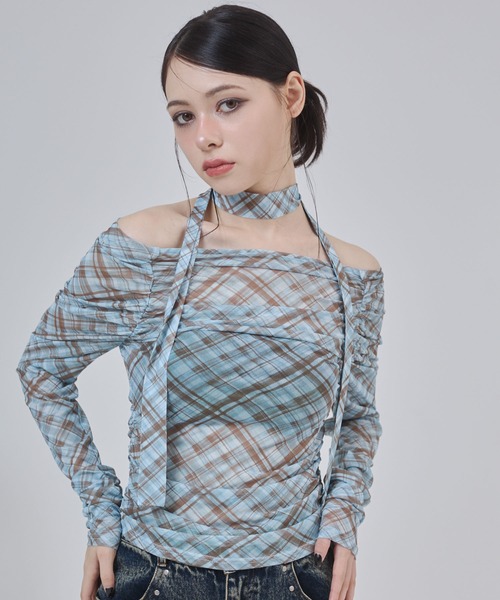 ENVYM(アンビー)の「ボウタイ シアー シャーリング オフショル トップス【チェック ドット】【2026年秋新色】(Tシャツ/カットソー・レディース・ホワイト/ブルー/ブラック/ブラウン/ブラック系その他/ホワイト系その他/マルチ/グレー・FREE)」の7枚目の写真