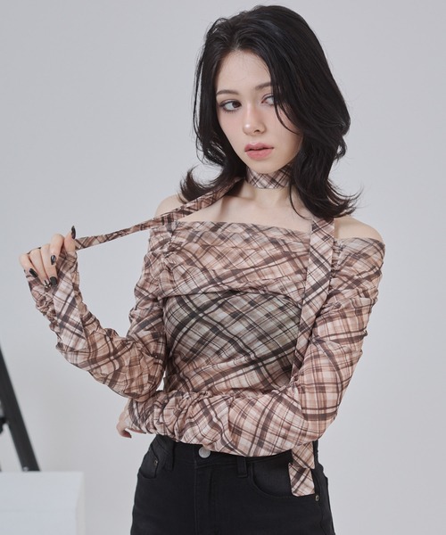 ENVYM(アンビー)の「ボウタイ シアー シャーリング オフショル トップス【チェック ドット】【2026年秋新色】(Tシャツ/カットソー・レディース・ホワイト/ブルー/ブラック/ブラウン/ブラック系その他/ホワイト系その他/マルチ/グレー・FREE)」の19枚目の写真