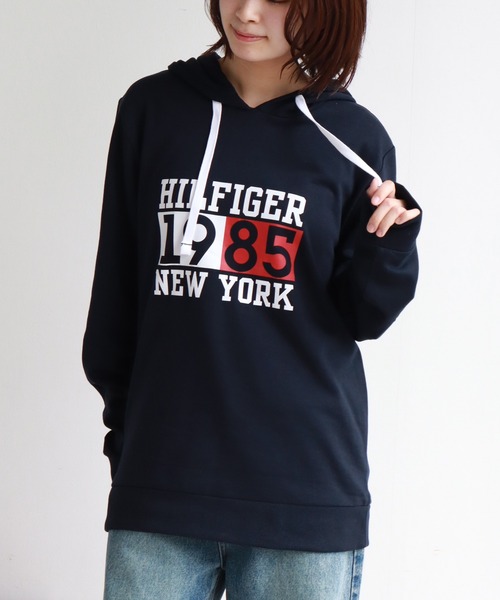 TOMMY HILFIGER（トミーヒルフィガー）の「【TOMMY HILFIGER/トミーヒルフィガー】 ロゴ ライトウェイトパーカー（パーカー・メンズ・ネイビー・S/M/L/XL）」の4枚目の写真