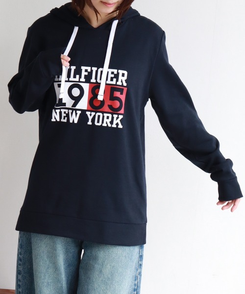TOMMY HILFIGER（トミーヒルフィガー）の「【TOMMY HILFIGER/トミーヒルフィガー】 ロゴ ライトウェイトパーカー（パーカー・メンズ・ネイビー・S/M/L/XL）」の5枚目の写真