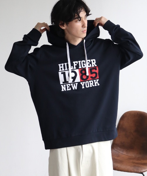 TOMMY HILFIGER（トミーヒルフィガー）の「【TOMMY HILFIGER/トミーヒルフィガー】 ロゴ ライトウェイトパーカー（パーカー・メンズ・ネイビー・S/M/L/XL）」の19枚目の写真