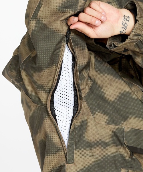 VOLCOM（ボルコム）の「【VOLCOM/ボルコム】 Mens Brighton Pullover /アノラックプルオーバースキースノーボードジャケット（その他アウター・メンズ・レッド/ベージュ系その他/キャメル/ネイビー・SMALL/X-LARGE/XX-LARGE/LARGE/MEDIUM）」の19枚目の写真