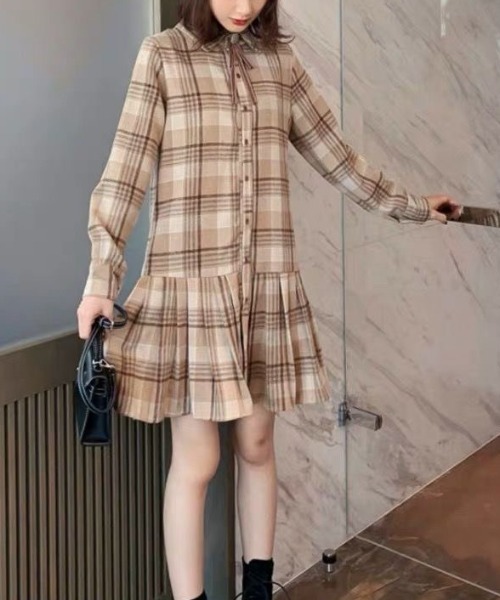 gossip!ロサンゼルス(ゴシップロサンゼルス)の「ウールライクチェックプリーツミニ丈シャツワンピース(秋冬のアカデミア風定番アイテム)(ワンピース・レディース・グレー・M/L)」の3枚目の写真