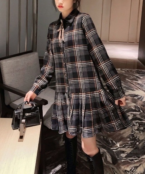 gossip!ロサンゼルス(ゴシップロサンゼルス)の「ウールライクチェックプリーツミニ丈シャツワンピース(秋冬のアカデミア風定番アイテム)(ワンピース・レディース・グレー・M/L)」の4枚目の写真