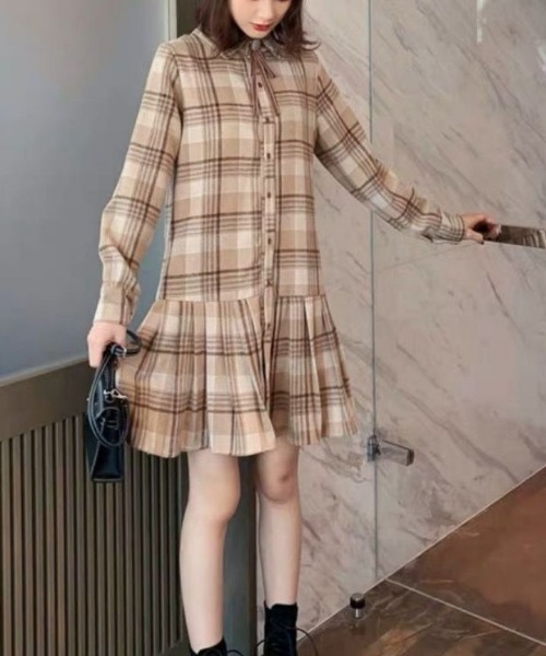 gossip!ロサンゼルス(ゴシップロサンゼルス)の「ウールライクチェックプリーツミニ丈シャツワンピース(秋冬のアカデミア風定番アイテム)(ワンピース・レディース・グレー・M/L)」の7枚目の写真