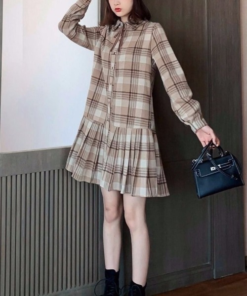 gossip!ロサンゼルス(ゴシップロサンゼルス)の「ウールライクチェックプリーツミニ丈シャツワンピース(秋冬のアカデミア風定番アイテム)(ワンピース・レディース・グレー・M/L)」の12枚目の写真