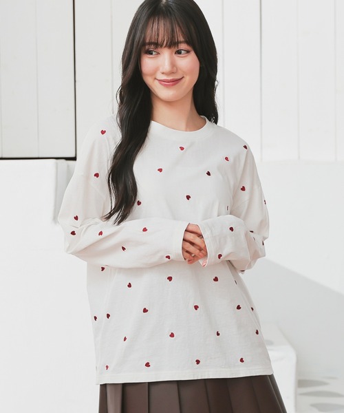 Honeys（ハニーズ）の「【ＵＶカット】モチーフ刺繍ゆるＴシャツ（Tシャツ/カットソー・レディース・ブラック/スモークピンク/オートミール/ホワイト・S/M/LL/L）」の2枚目の写真