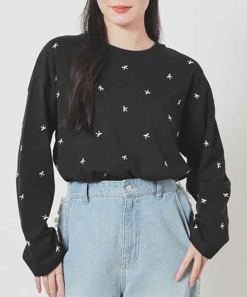 Honeys（ハニーズ）の「【ＵＶカット】モチーフ刺繍ゆるＴシャツ（Tシャツ/カットソー・レディース・ブラック/スモークピンク/オートミール/ホワイト・S/M/LL/L）」の3枚目の写真