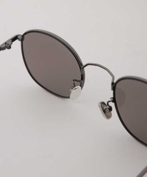 NANO universe(ナノユニバース)の「アイウェア/ボストン型 メタルフレーム(サングラス・メンズ・ブラック/ブラウン・FREE)」の7枚目の写真