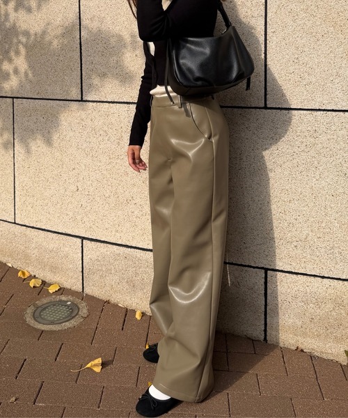 EFOLE(エフォル)の「Layered Leather Set/レイヤードレザーパンツセット(その他パンツ・レディース・ブラウン/ベージュ・FREE)」の2枚目の写真