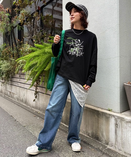 DOUBLE NAME（ダブルネーム）の「【美！シルエット！！】濃淡切替カーブデニムパンツ（デニムパンツ・レディース・ネイビー/ブラック・FREE）」の17枚目の写真