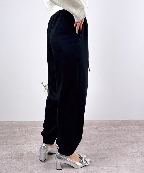 CLOTHY(クロシィ)の「【あったか裏ボアシリーズ】裏ボアスウェットジョガーパンツ(スウェットパンツ・レディース・チャコールグレー/グレー/ブラック/ライトグレー・MEDIUM/LARGE)」の20枚目の写真