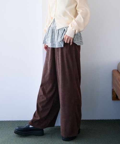 archives(アルシーヴ)の「コーデュロイストレートパンツ(その他パンツ・レディース・ブラウン/キャメル・SMALL/MEDIUM)」の2枚目の写真