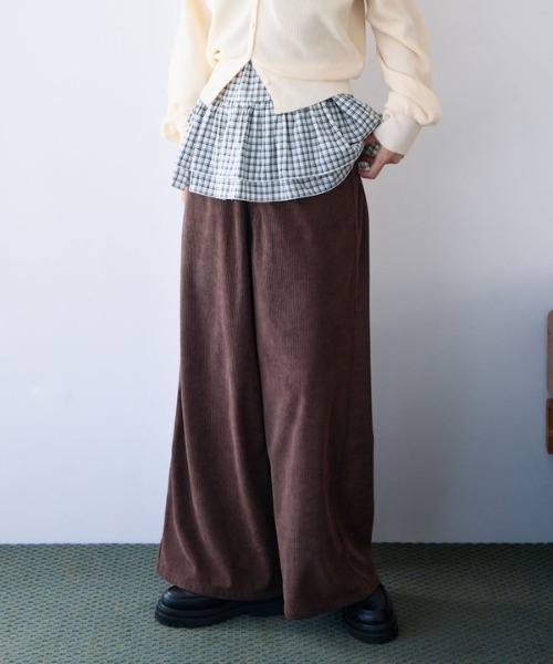 archives(アルシーヴ)の「コーデュロイストレートパンツ(その他パンツ・レディース・ブラウン/キャメル・SMALL/MEDIUM)」の3枚目の写真