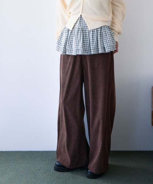 archives(アルシーヴ)の「コーデュロイストレートパンツ(その他パンツ・レディース・ブラウン/キャメル・SMALL/MEDIUM)」の6枚目の写真