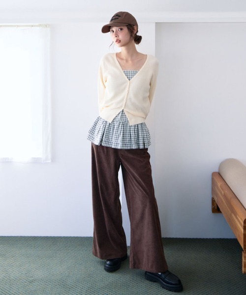 archives(アルシーヴ)の「コーデュロイストレートパンツ(その他パンツ・レディース・ブラウン/キャメル・SMALL/MEDIUM)」の11枚目の写真