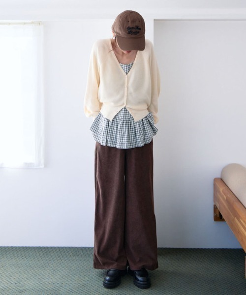 archives(アルシーヴ)の「コーデュロイストレートパンツ(その他パンツ・レディース・ブラウン/キャメル・SMALL/MEDIUM)」の12枚目の写真