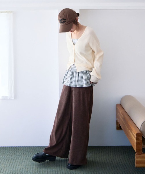 archives(アルシーヴ)の「コーデュロイストレートパンツ(その他パンツ・レディース・ブラウン/キャメル・SMALL/MEDIUM)」の13枚目の写真