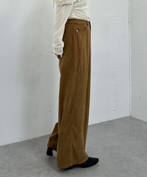 archives(アルシーヴ)の「コーデュロイストレートパンツ(その他パンツ・レディース・ブラウン/キャメル・SMALL/MEDIUM)」の17枚目の写真