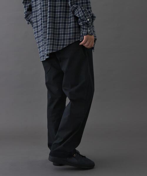 URBAN RESEARCH DOORS（アーバンリサーチドアーズ）の「FORK&SPOON　イージーチノパンツ（その他パンツ・メンズ・ブラック/グリーン系その他・5/4）」の4枚目の写真