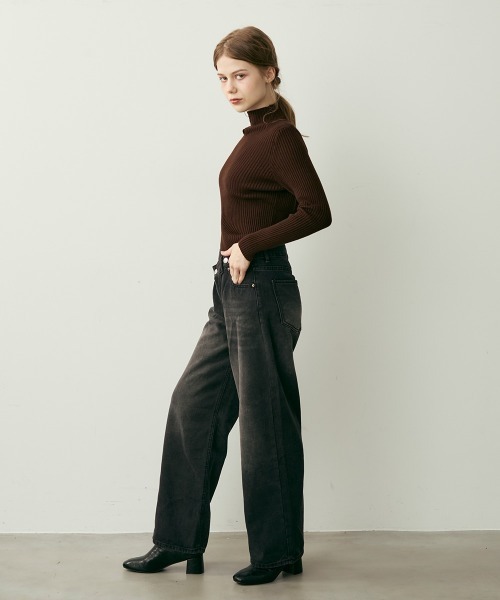 Clum(クルム)の「クロスオーバーラップデザインデニムパンツ(デニムパンツ・レディース・ブラック系・MEDIUM/SMALL)」の15枚目の写真