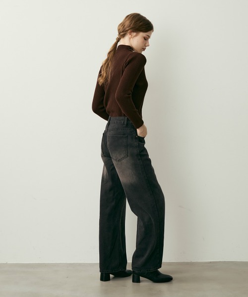 Clum(クルム)の「クロスオーバーラップデザインデニムパンツ(デニムパンツ・レディース・ブラック系・MEDIUM/SMALL)」の16枚目の写真