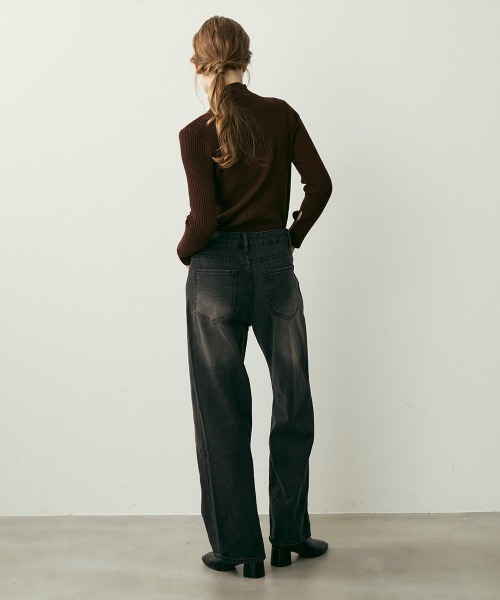 Clum(クルム)の「クロスオーバーラップデザインデニムパンツ(デニムパンツ・レディース・ブラック系・MEDIUM/SMALL)」の17枚目の写真