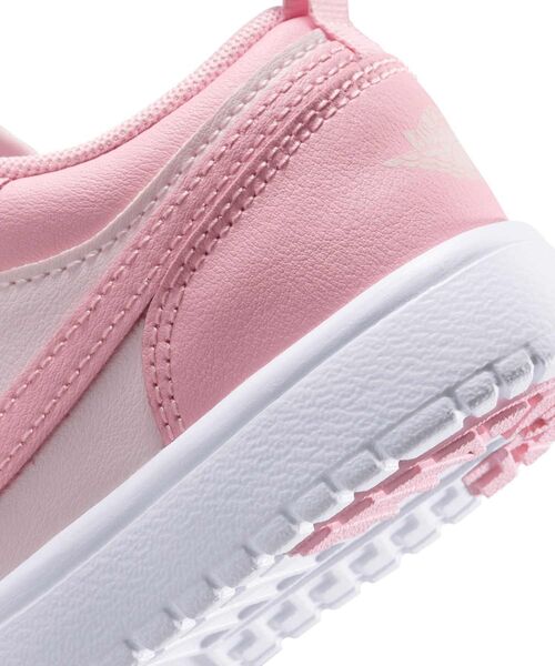 JORDAN BRAND（ジョーダンブランド）の「ジョーダン 1 LOW ALT リトルキッズシューズ / Jordan 1 Low Alt Little Kids' Shoes DR9748-614 Medium Soft Pink（スニーカー・キッズ・ピンク・21.5/22/16.5/17/17.5/18/18.5/19/19.5/20/20.5/21）」の8枚目の写真