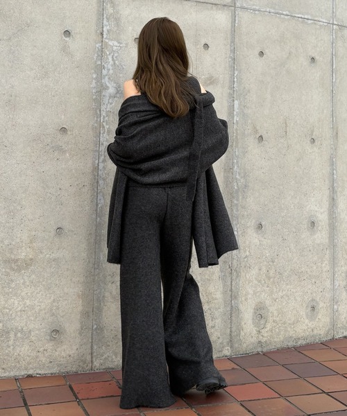 LAULEN(ローレン)の「choker shawl lib knit 3set /チョーカーショールリブニット3点セット(セットアップ・レディース・ベージュ/ブラウン/チャコールグレー・FREE)」の8枚目の写真