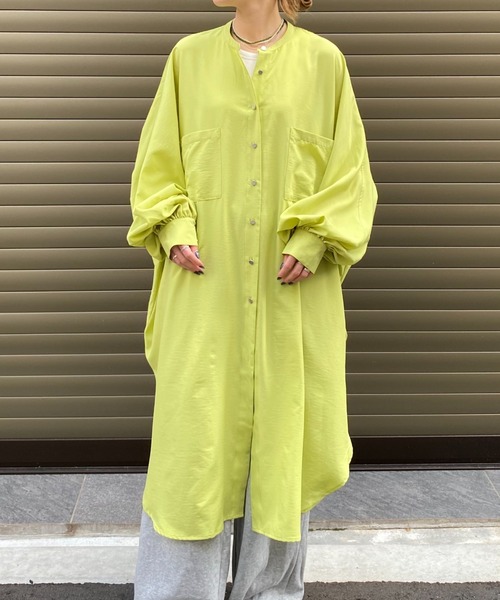 terrace(テラス)の「バックギャザールーズシャツワンピース(シャツワンピース・レディース・ブラック/チャコールグレー/オフホワイト/ライム・MEDIUM)」の4枚目の写真