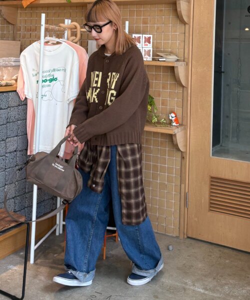 CIAOPANIC TYPY（チャオパニックティピー）の「【UNISEX】ロゴショールカラーニットカーディガン（カーディガン/ボレロ・レディース・ネイビー/ブラウン・MEDIUM/LARGE）」の5枚目の写真