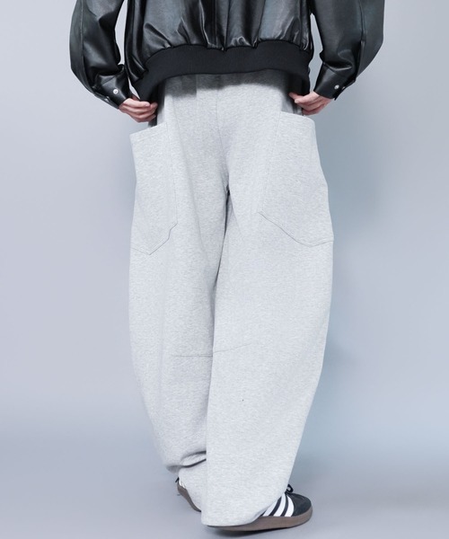 SPINNS（スピンズ）の「バルーンスウェットパンツ/カーブ・バレルシルエット（その他パンツ・メンズ・杢グレー/チャコール/ブラック・M/L）」の15枚目の写真