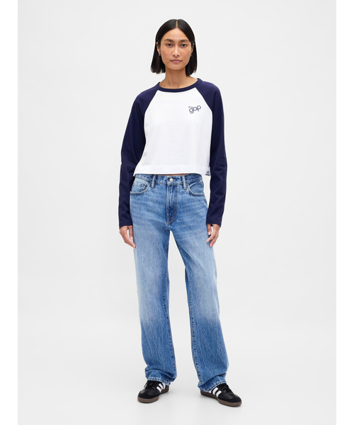 GAP(ギャップ)の「リラックスフィット ラグランスリーブクロップド GAPロゴTシャツ(Tシャツ/カットソー・レディース・ネイビー/グリーン/ブラック/ワイン・XS/S/M/L/XL/XXS)」の9枚目の写真