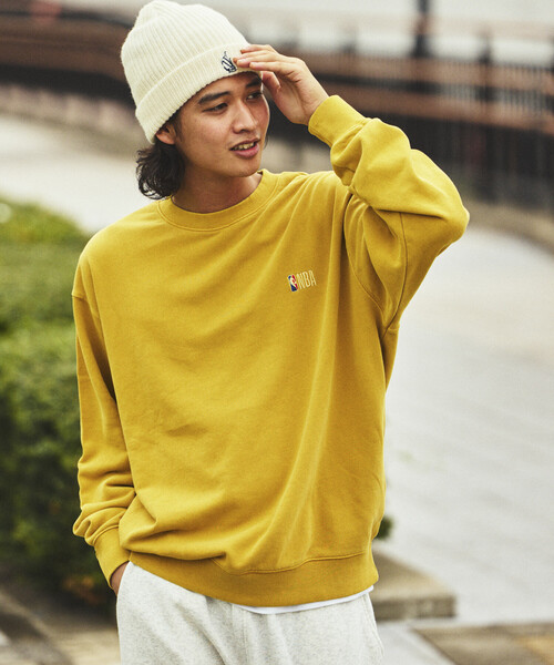 NBA（エヌビーエー）の「NBA 別注ランダムチーム バックロゴ クルーネックスウェット（スウェット・メンズ・チャコールグレー/イエロー/ネイビー/ライトグレー・MEDIUM/LARGE）」の7枚目の写真