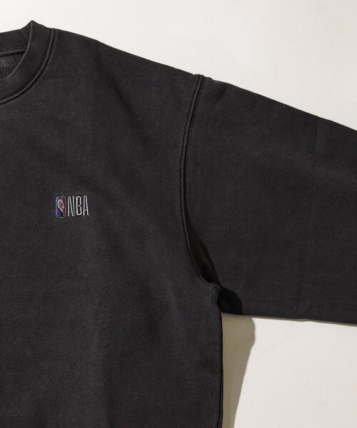 NBA（エヌビーエー）の「NBA 別注ランダムチーム バックロゴ クルーネックスウェット（スウェット・メンズ・チャコールグレー/イエロー/ネイビー/ライトグレー・MEDIUM/LARGE）」の21枚目の写真