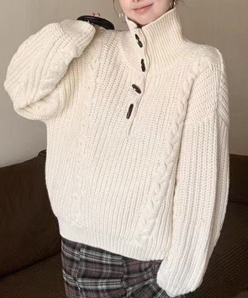 Achic（アシック）の「ゆったりタートルケーブルプルオーバー（ニット/セーター・レディース・ブラック/アイボリー・M）」の15枚目の写真