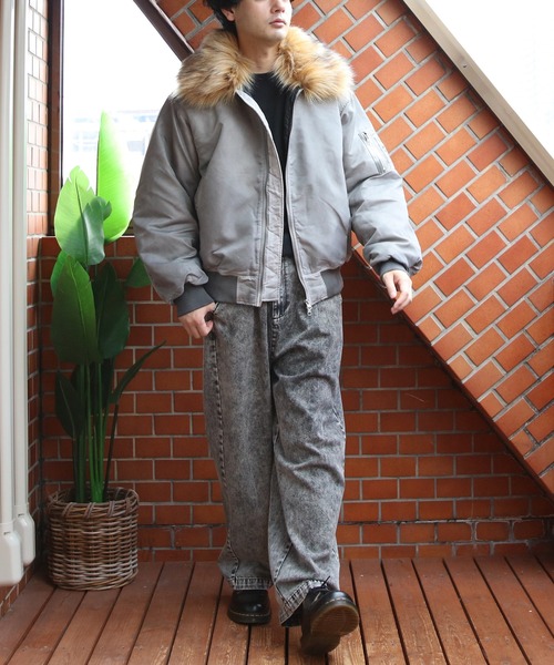 ８(eight)（エイト）の「ヴィンテージ加工ファー脱着フライトジャケット（ブルゾン・メンズ・グレー/ブラック/カーキ・MEDIUM/LARGE）」の6枚目の写真