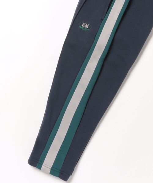 KRIFF MAYER Kid's Collection（クリフメイヤーキッズコレクション）の「【裏毛】サイドラインテーパードパンツ（スウェットパンツ・キッズ・グリーン/ネイビー/チャコール/グレー・150/140/130/120/170/160）」の7枚目の写真