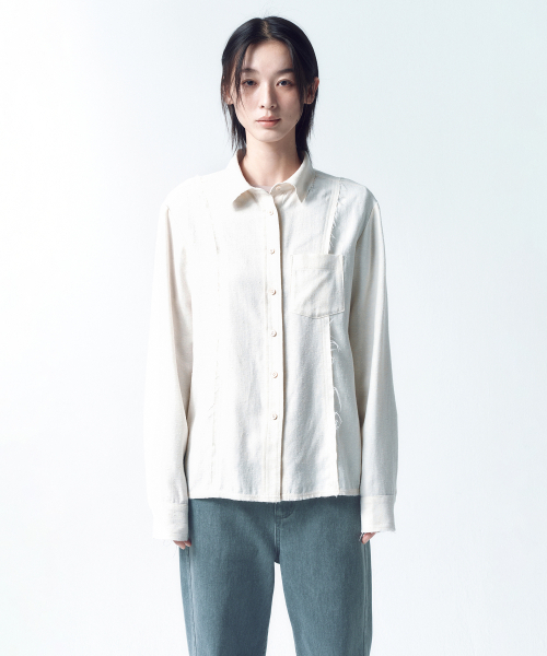 INSILENCE WOMEN（インサイレンスウーマン）の「ナチュラルカットオフシャツ アイボリー（シャツ/ブラウス・レディース・その他・SMALL/MEDIUM）」の2枚目の写真