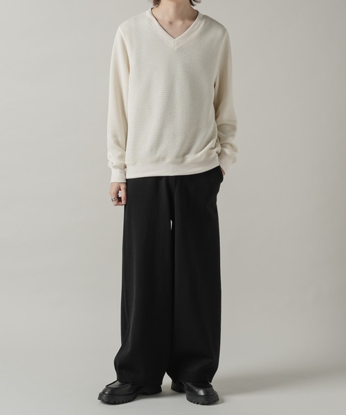 CASPER JOHN（キャスパージョン）の「Compact waffle V-neck sweat/コンパクトワッフルVネックスウェット（スウェット・メンズ・ホワイト/ブラック/オリーブ・X-SMALL/LARGE/MEDIUM/SMALL）」の5枚目の写真