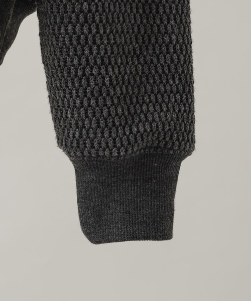 CASPER JOHN（キャスパージョン）の「Compact waffle V-neck sweat/コンパクトワッフルVネックスウェット（スウェット・メンズ・ホワイト/ブラック/オリーブ・X-SMALL/LARGE/MEDIUM/SMALL）」の10枚目の写真